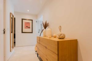 Bright A-C apartment with sea view - Antibes