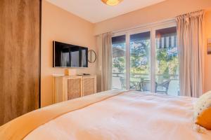 Bright A-C apartment with sea view - Antibes