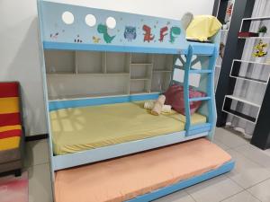 Family House near KLIA - 4BR 12 Beds - Kids Pool - 3 Parking