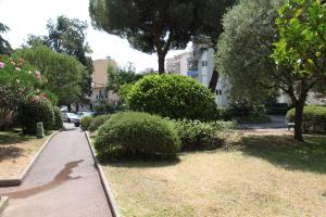 Appartements Les Glycines : Appartement 2 Chambres avec Terrasse