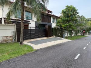 Urban Resort Villa, Taman Kolam Air