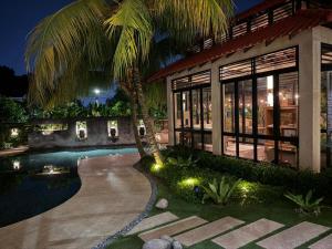 Urban Resort Villa, Taman Kolam Air
