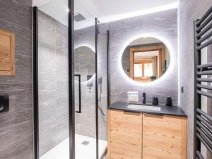 Chalet rénové 5 chambres avec garage à Méribel - FR-1-565-99