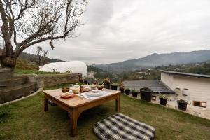 SaffronStays Prism Hill Duplex Room