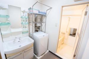 Sengakuji 301, 40sqm, two-bedroom residence near Tokyo Tower with direct airport access