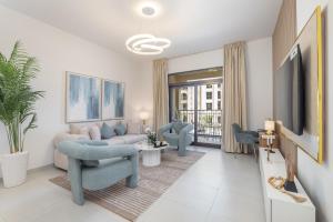 Vogue Vacation Homes, Madinat Jumeirah Living Jadeel near Burj AlArab, One-Bedroom Apartment with Large Balcony and Pool View, Access toAmenities