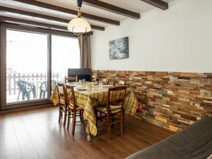 Appartement 6 pers, centre station, proche des pistes - FR-1-807-80