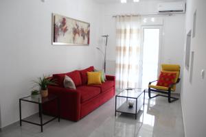 "RedSofa" Cozy 2BD Apartment in Thissio-Acropolis
