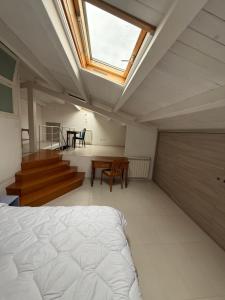 Hola House Politeama Theatre