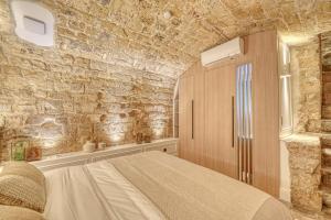 Historical apartment in the heart of Paris -8