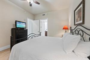 Turquoise Place 408C