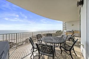 Turquoise Place 408C