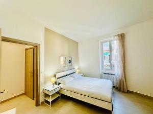 2 Bedrooms & Balcony, 5 minutes to Airport, Sestri Ponente Aeroporto