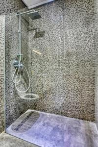 Luxia Elegant 3 Bedroom Apartment Suite