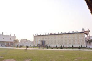 Royal Mac Palace