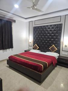 Hotel Reliance Suits