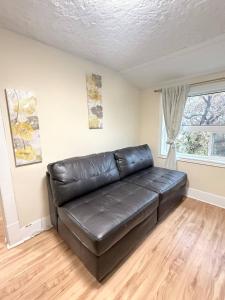 Cozy Duplex 2nd floor suite