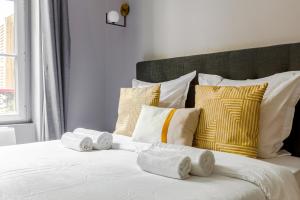 Elegant 1-Bedroom Apartment on Rue Saint-Dominique