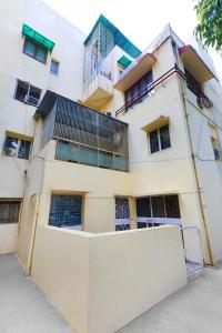 Vasant Luxe by RedOlive10min ~AirportDelhi2BHK