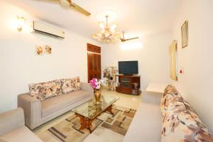 Vasant Luxe by RedOlive10min ~AirportDelhi2BHK