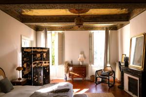 Maison Sumiane - Maison d hotes et locations avec piscine