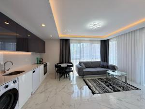 SA Apartments! Cleopatra Sea View Flat , 150m to the Beach