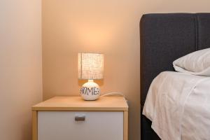 Charming on the Lake Apartment DesenzanoLoft Official Partner Homes & Villas by Marriott Bonvoy