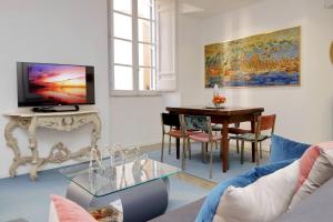 Amazing apartment by the Pantheon