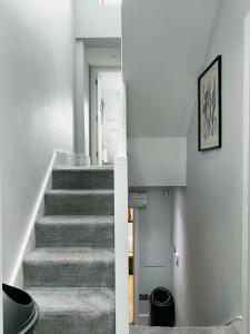 Spacious 4-Bedroom Flat in Fulham