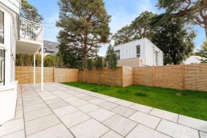 Luxury Four Bedroom Home Near Sandbanks