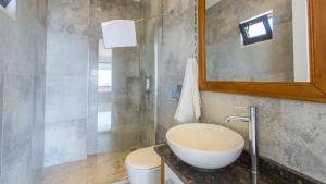 Üzümlü 3 bedroom secluded villa with private pool hot tub