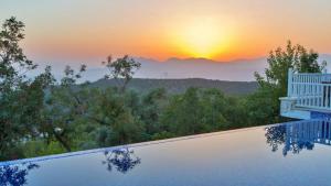 Üzümlü 3 bedroom secluded villa with private pool hot tub