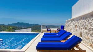 Üzümlü 3 bedroom secluded villa with private pool hot tub