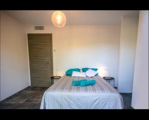 Villa lorangerie, 2 chambres , Piscine, 4personnes