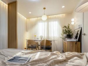 신규할인, Free Luggage Storage, Gangnam, Yeoksam, Near Gangnam Station, Gangnam Plastic Surgery Clinics, Garosu-gil, Apgujeong Rodeo Street, COEX Mall, Gangnam Wedding Venues, Airport Bus Access