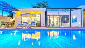 Üzümlü 1 bedroom secluded villa with private pool hot tub