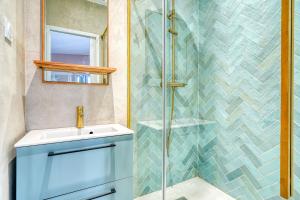 Calm and Comfortable 2-Bedroom Apartment in Paris 17th