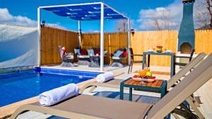 Üzümlü 1 bedroom secluded villa with private pool hot tub