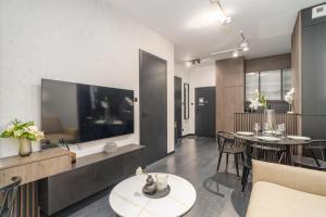 Kościuszki Apartment N1 - Parking, AirCon - by Rentujemy