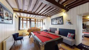 Villa et Cour Paradis 22 pers billard 20 min mer