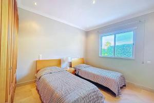 Magnificient villa with pool garden summer