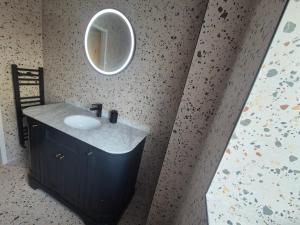 New Double room beside tramline