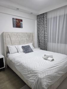 Executive 1BR with pool & City views Westlands