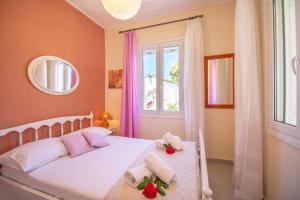 Doras Beach Cottage A