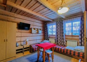 CHAŁUPA Pokoje Gościnne