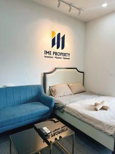 Peaceful Sunrise Apartment near District 1, Pool, Gym and City View