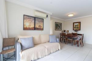 Apto c churrasq. e varanda prox. da Praia CGN0306