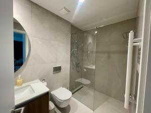 Urban Pearl 1BR at BW