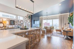 The Broadway Lounge by Stay Local Nashville