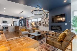 The Broadway Lounge by Stay Local Nashville